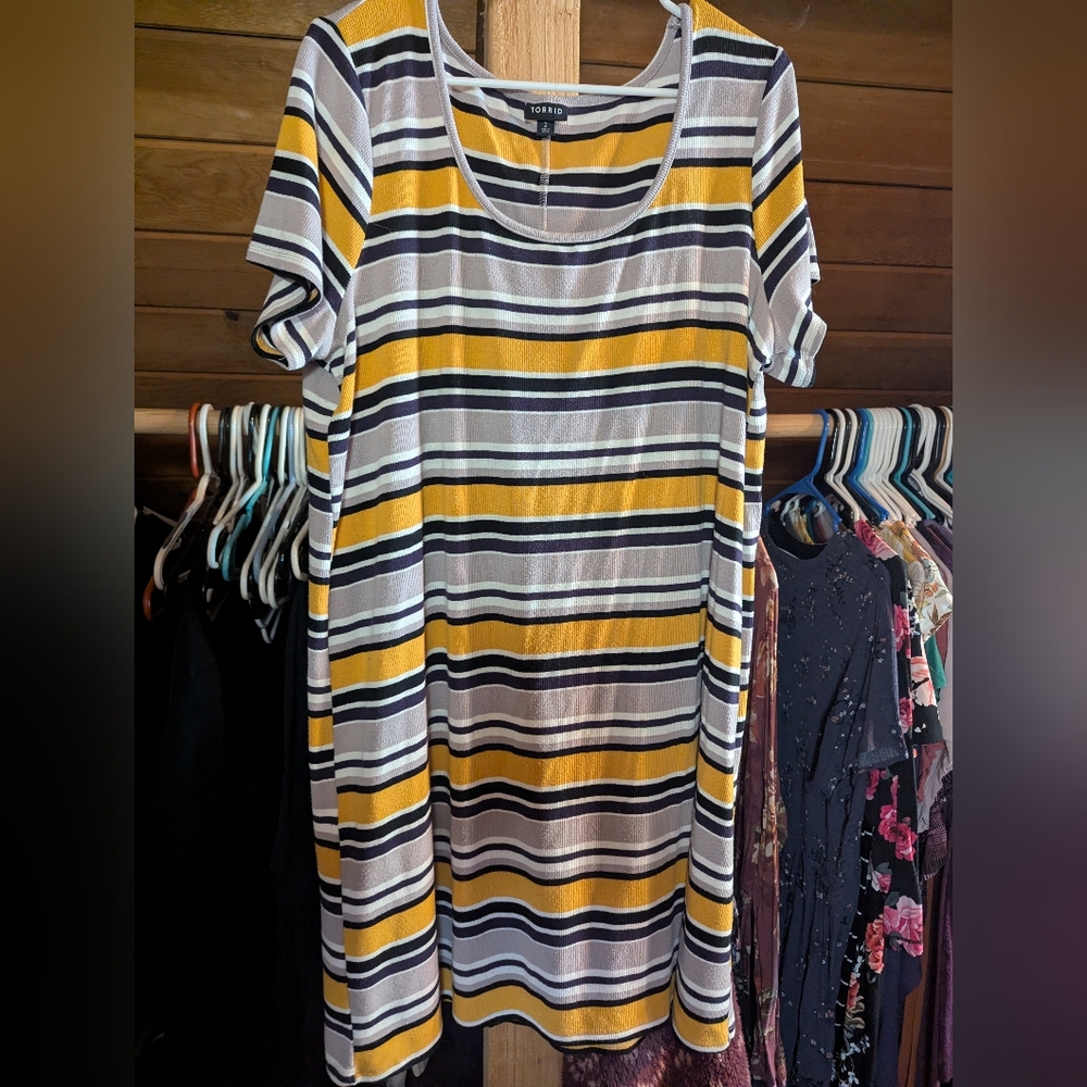 Torrid Yellow and Black Dress Size 2